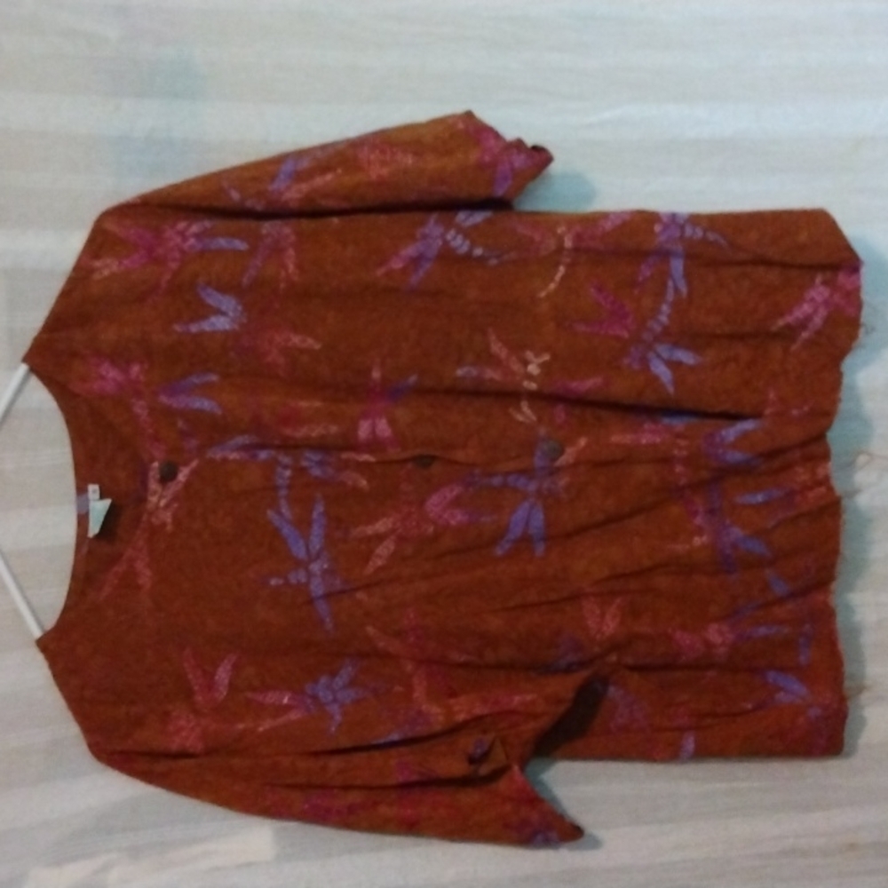 Dragonflies on rusty orange batik background made by Peaceful People size8